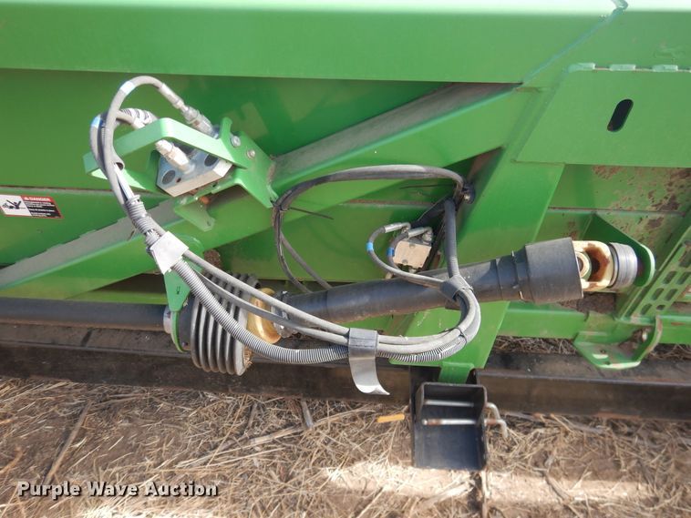 image for item DI3692 2009 John Deere 612C  corn head