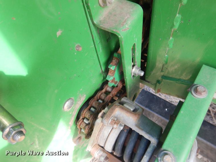 image for item DI3692 2009 John Deere 612C  corn head