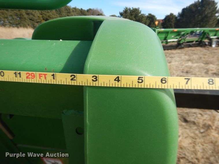 image for item DI3692 2009 John Deere 612C  corn head