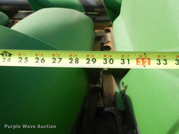 image for item DI3692 2009 John Deere 612C  corn head