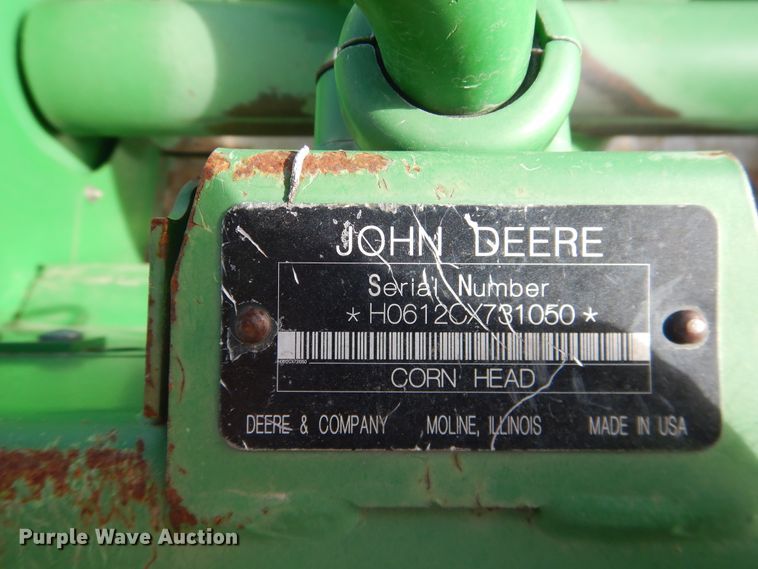 image for item DI3692 2009 John Deere 612C  corn head