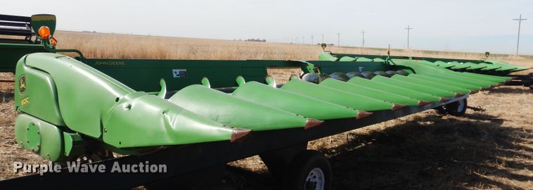 image for item DI3694 2010 John Deere 612C  corn head