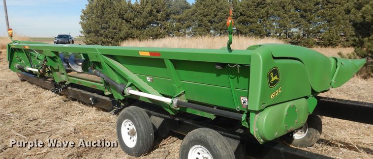 image for item DI3694 2010 John Deere 612C  corn head