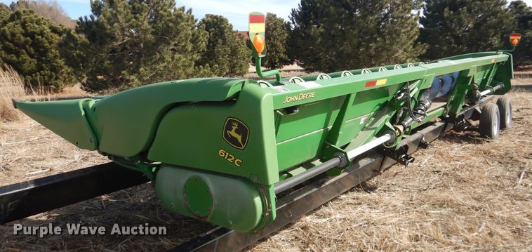 image for item DI3694 2010 John Deere 612C  corn head