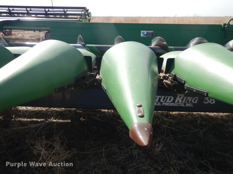 image for item DI3694 2010 John Deere 612C  corn head