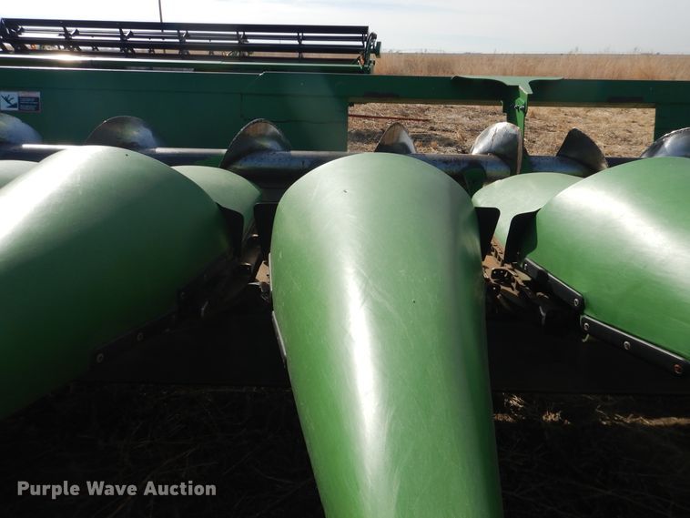 image for item DI3694 2010 John Deere 612C  corn head