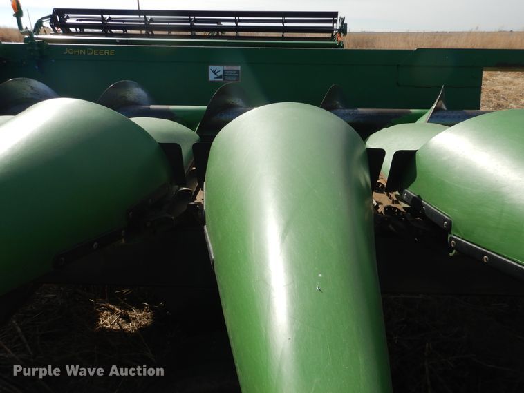 image for item DI3694 2010 John Deere 612C  corn head