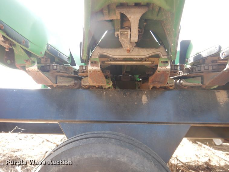 image for item DI3694 2010 John Deere 612C  corn head