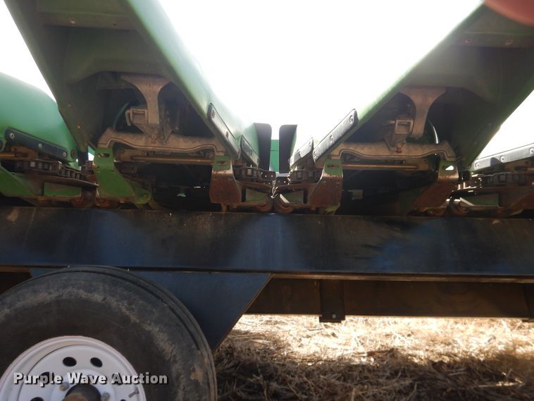 image for item DI3694 2010 John Deere 612C  corn head