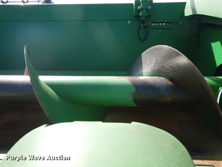 image for item DI3694 2010 John Deere 612C  corn head