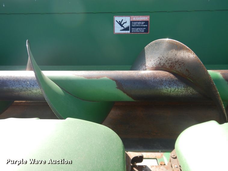 image for item DI3694 2010 John Deere 612C  corn head