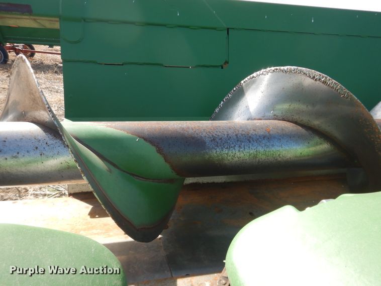 image for item DI3694 2010 John Deere 612C  corn head