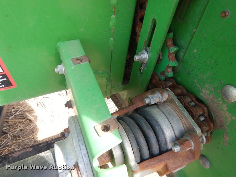 image for item DI3694 2010 John Deere 612C  corn head