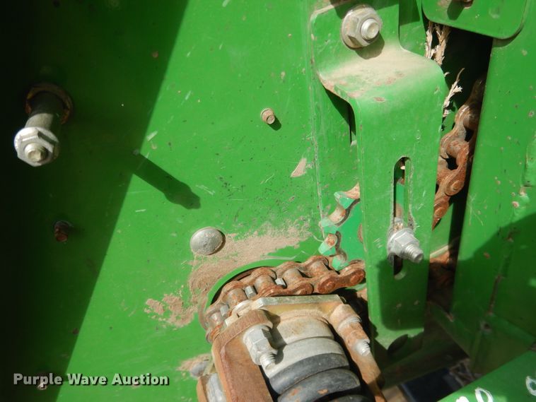 image for item DI3694 2010 John Deere 612C  corn head