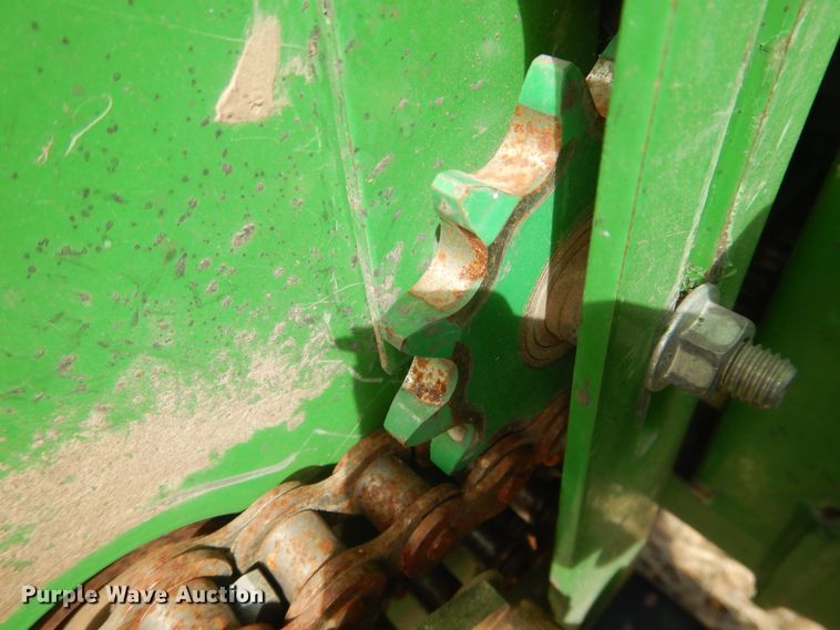 image for item DI3694 2010 John Deere 612C  corn head