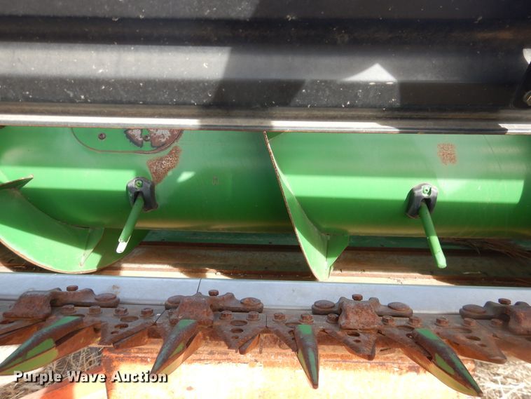 image for item DI3696 2013 John Deere 630R  rigid head