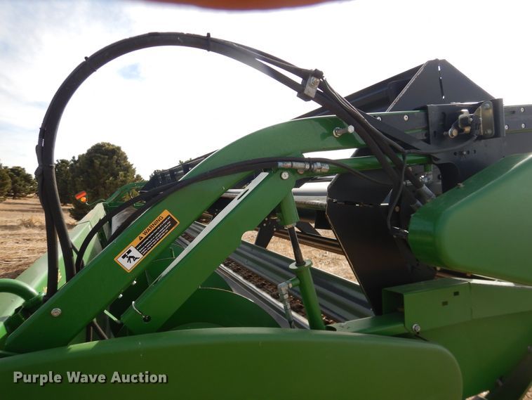 image for item DI3696 2013 John Deere 630R  rigid head