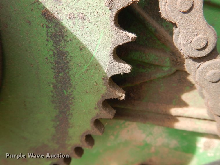 image for item DI3696 2013 John Deere 630R  rigid head