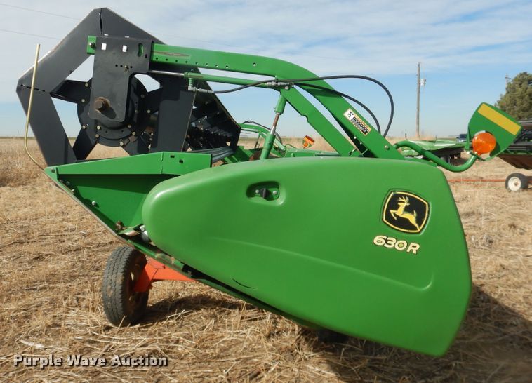 image for item DI3698 2013 John Deere 630R  rigid head