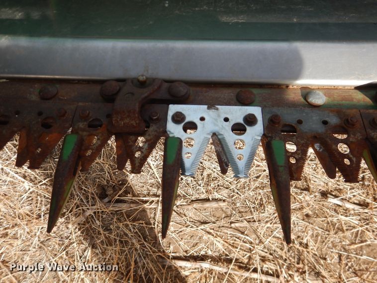 image for item DI3698 2013 John Deere 630R  rigid head