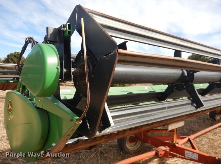 image for item DI3698 2013 John Deere 630R  rigid head