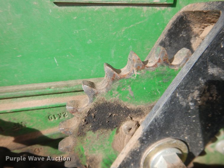 image for item DI3698 2013 John Deere 630R  rigid head