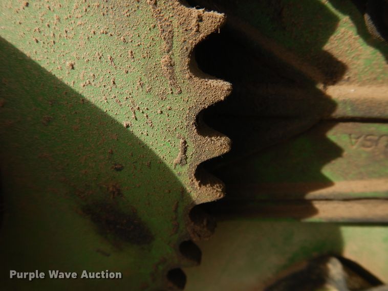 image for item DI3698 2013 John Deere 630R  rigid head