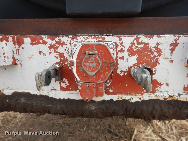 image for item DI3699 1982 Vulcan FTD65-625A drop deck nurse tank trailer