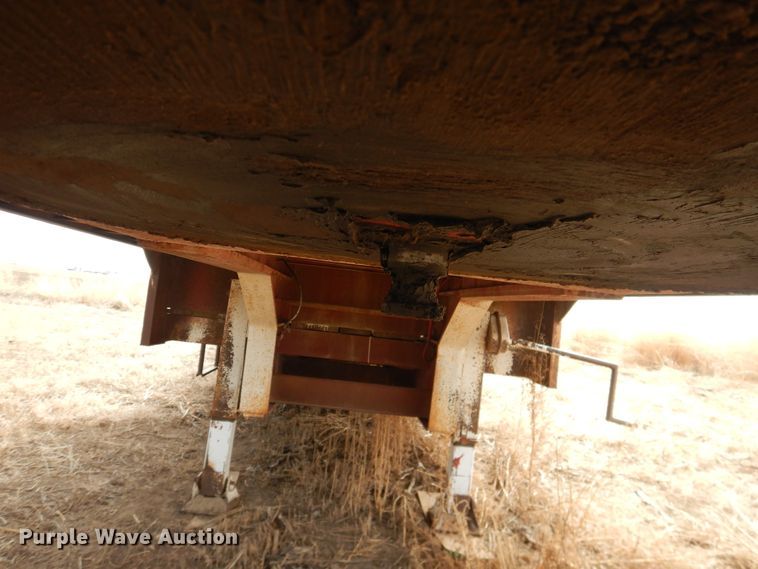 image for item DI3699 1982 Vulcan FTD65-625A drop deck nurse tank trailer