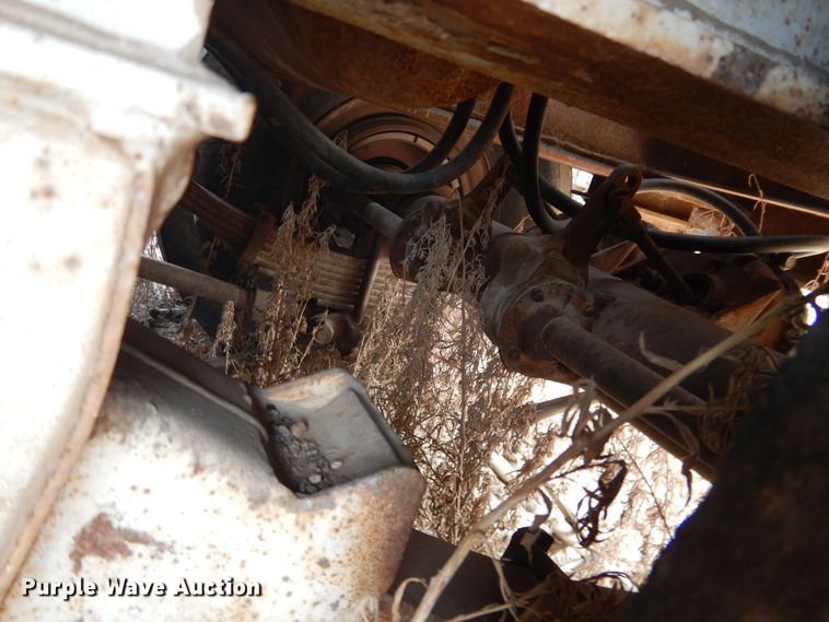 image for item DI3699 1982 Vulcan FTD65-625A drop deck nurse tank trailer