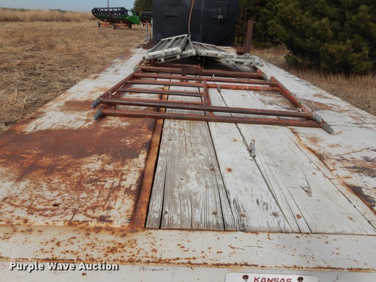 image for item DI3699 1982 Vulcan FTD65-625A drop deck nurse tank trailer