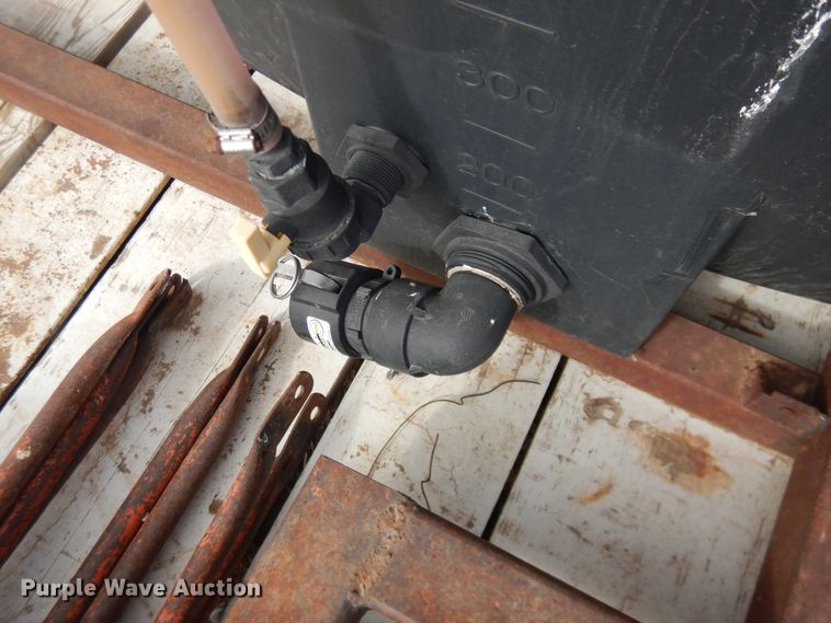 image for item DI3699 1982 Vulcan FTD65-625A drop deck nurse tank trailer