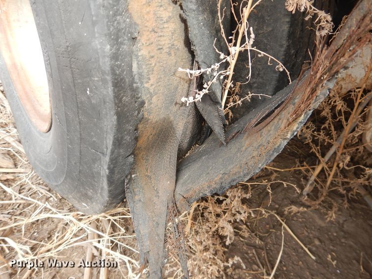 image for item DI3699 1982 Vulcan FTD65-625A drop deck nurse tank trailer