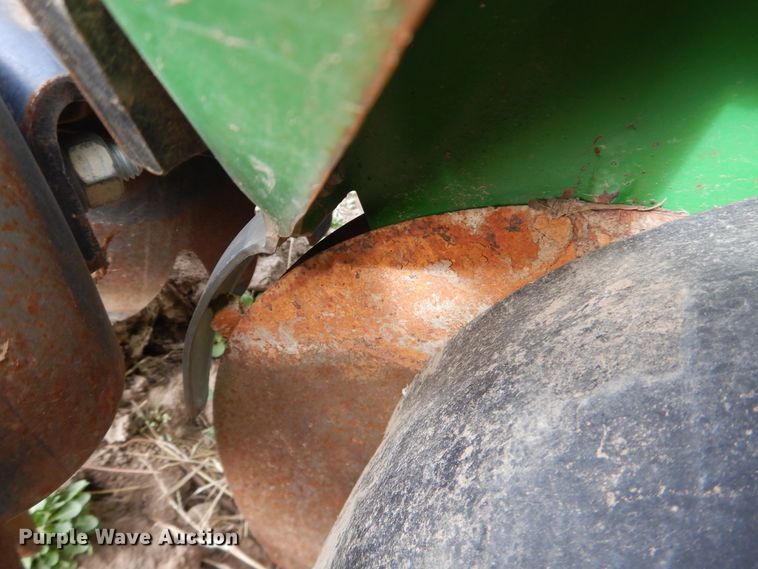 image for item DI3700 John Deere 7300  no-till planter