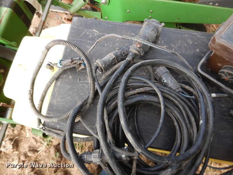 image for item DI3700 John Deere 7300  no-till planter