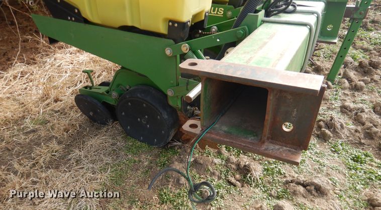 image for item DI3700 John Deere 7300  no-till planter