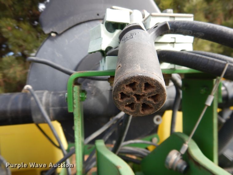 image for item DI3700 John Deere 7300  no-till planter