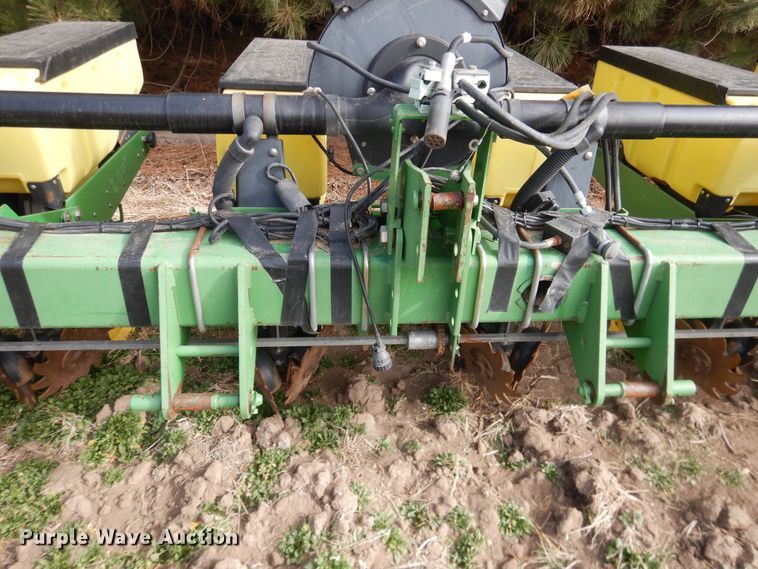 image for item DI3700 John Deere 7300  no-till planter
