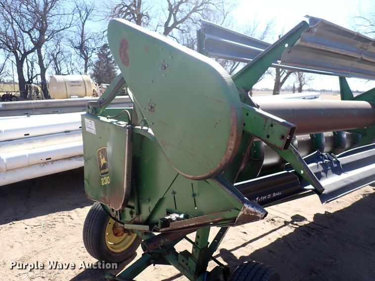 image for item DJ0107 John Deere 230  platform head