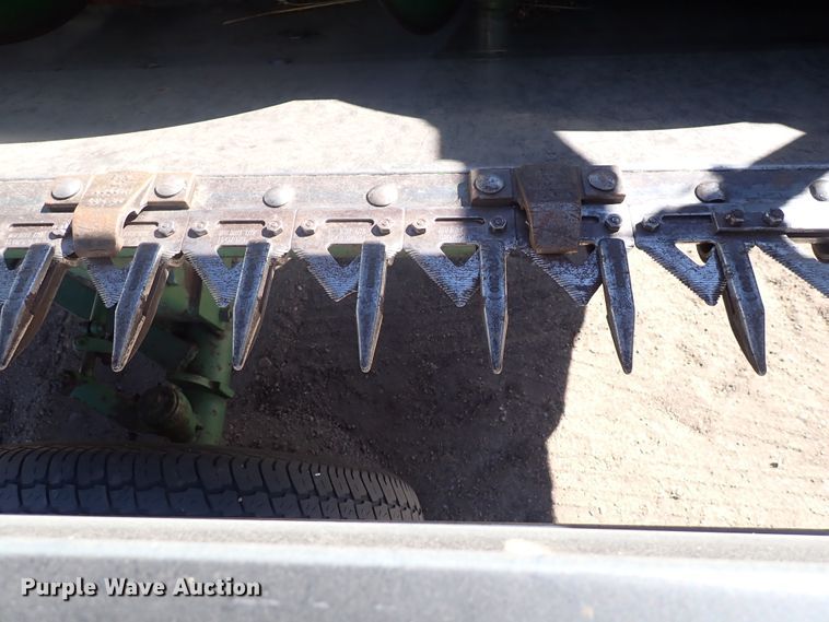 image for item DJ0107 John Deere 230  platform head