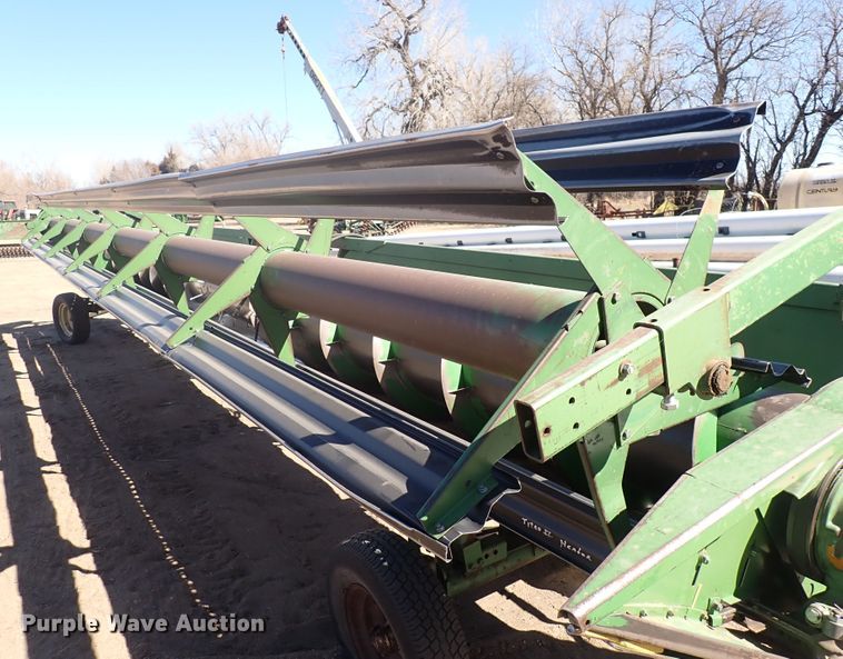 image for item DJ0107 John Deere 230  platform head