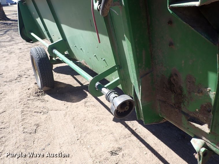 image for item DJ0107 John Deere 230  platform head