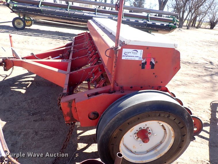 image for item DJ0110 (2) International 510 grain drills