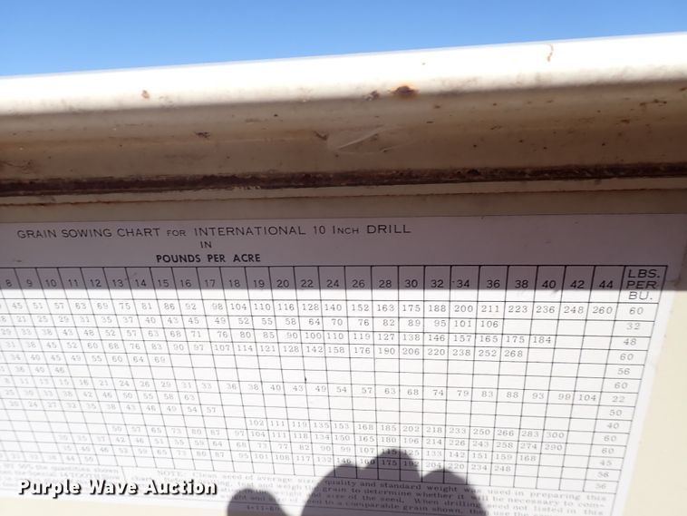 image for item DJ0110 (2) International 510 grain drills