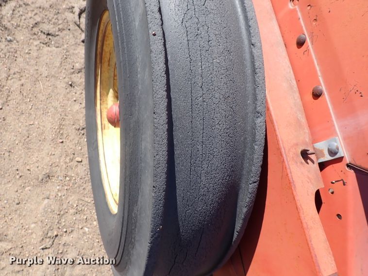 image for item DJ0110 (2) International 510 grain drills