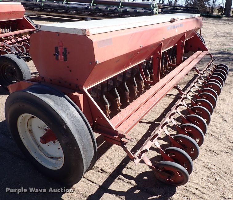 image for item DJ0110 (2) International 510 grain drills