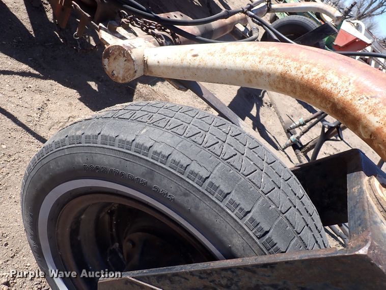 image for item DJ0110 (2) International 510 grain drills