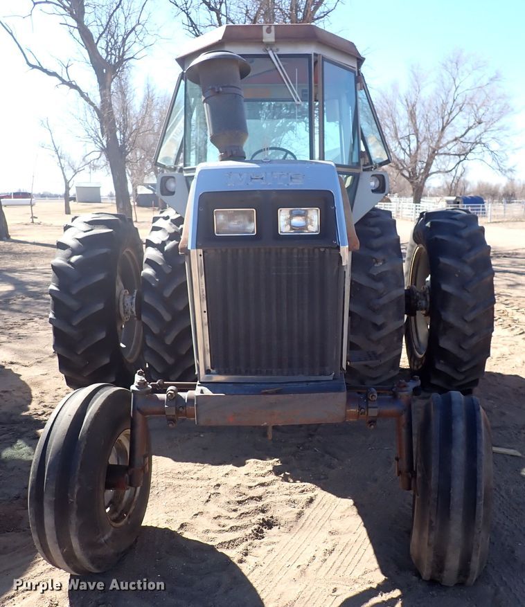 image for item DJ0117 White 2-150 Field Boss  tractor