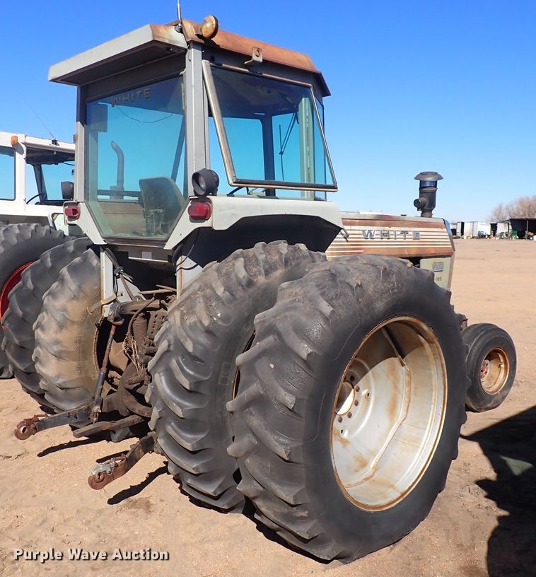 image for item DJ0117 White 2-150 Field Boss  tractor