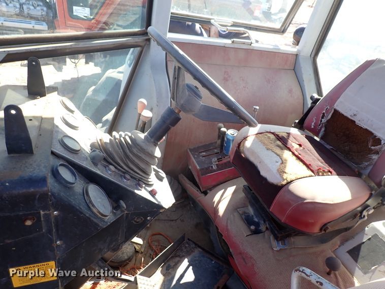 image for item DJ0117 White 2-150 Field Boss  tractor